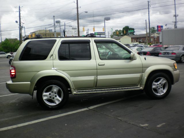 Infiniti QX4 2001 photo 11