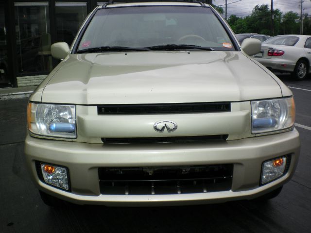 Infiniti QX4 2001 photo 20