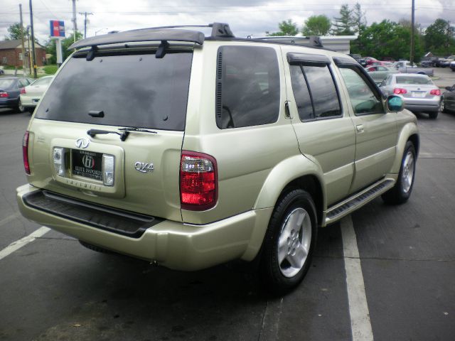 Infiniti QX4 2001 photo 24