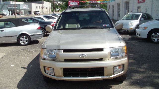 Infiniti QX4 2001 photo 1