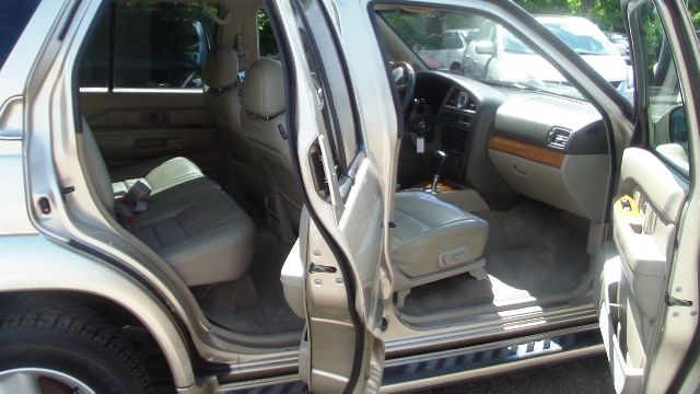 Infiniti QX4 2001 photo 4