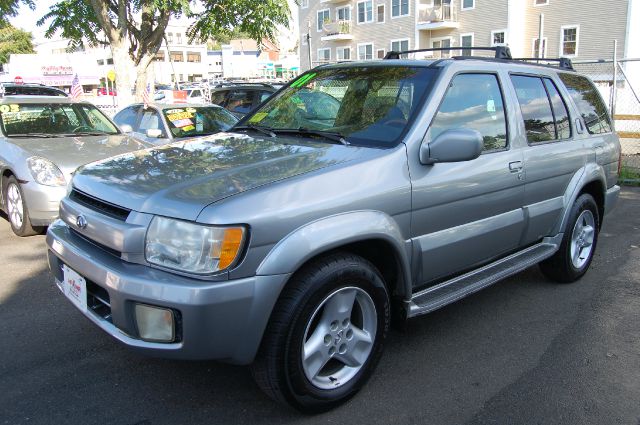 Infiniti QX4 2001 photo 4