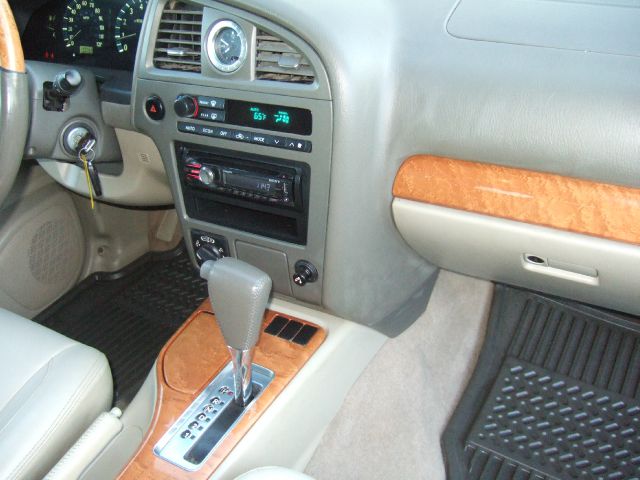 Infiniti QX4 2001 photo 14