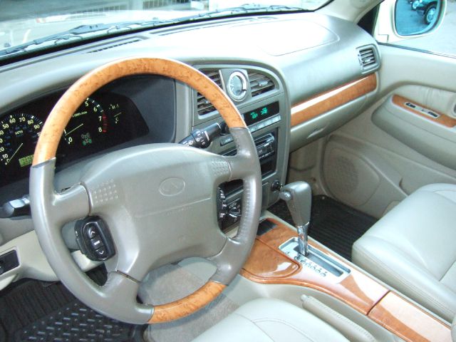 Infiniti QX4 2001 photo 7