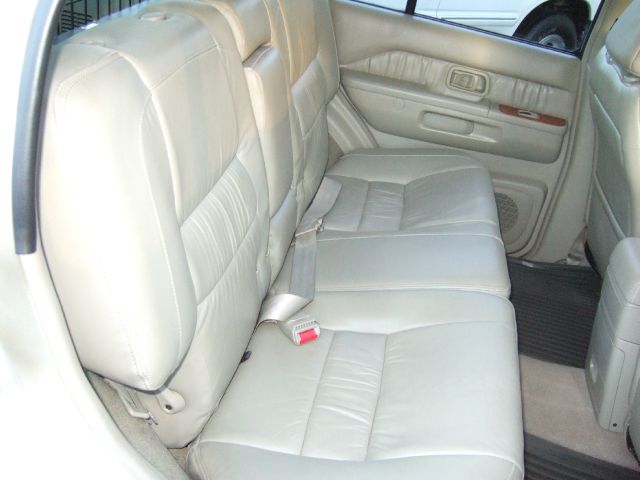 Infiniti QX4 2001 photo 9