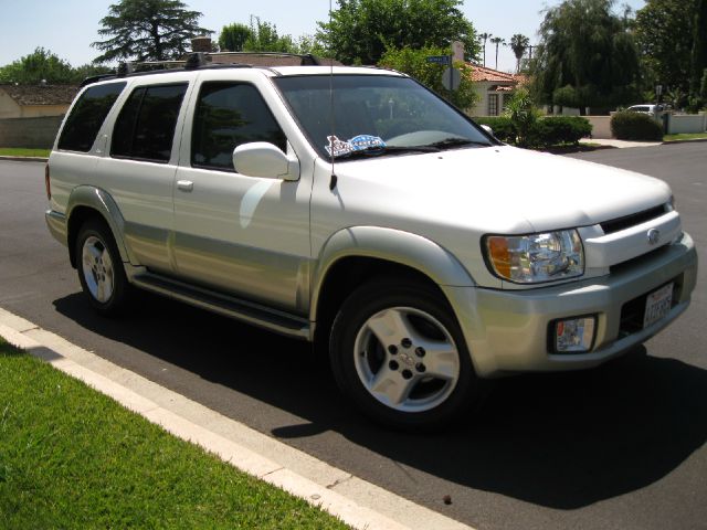 Infiniti QX4 2001 photo 20