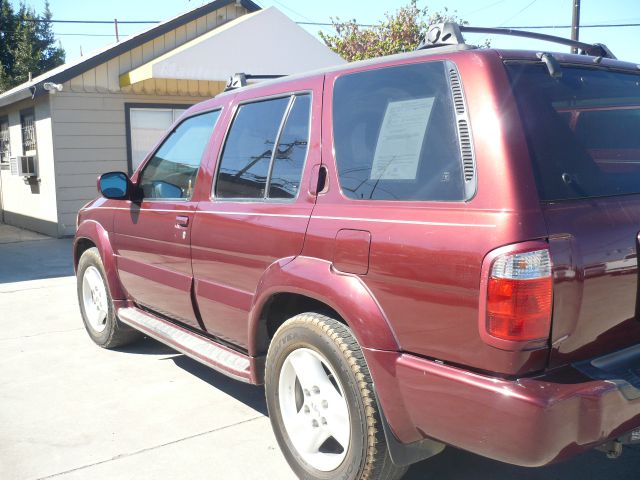 Infiniti QX4 2001 photo 3