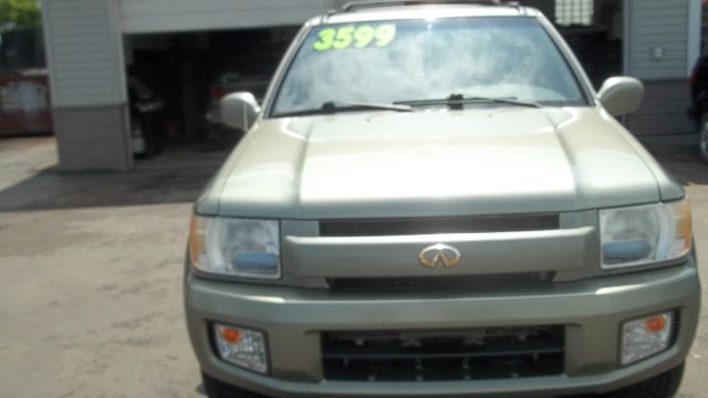 Infiniti QX4 2001 photo 1