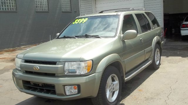 Infiniti QX4 2001 photo 3