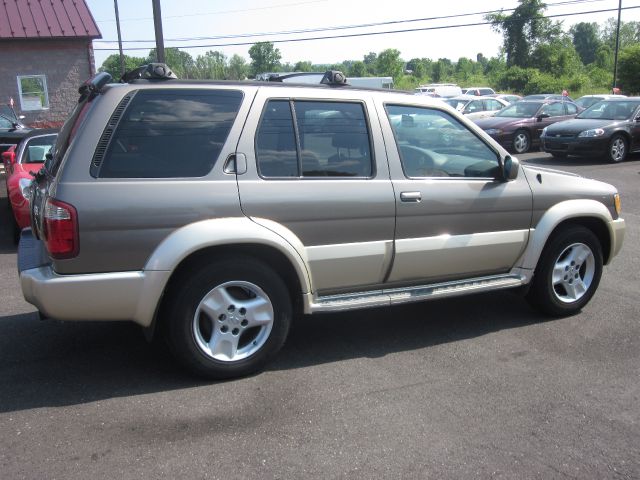 Infiniti QX4 2001 photo 12