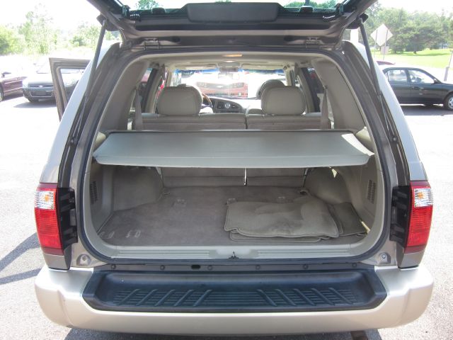 Infiniti QX4 2001 photo 14