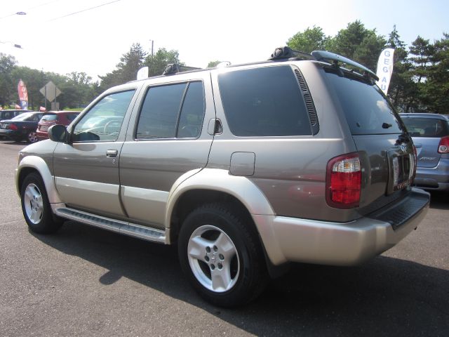 Infiniti QX4 2001 photo 15