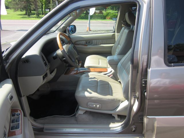 Infiniti QX4 2001 photo 31