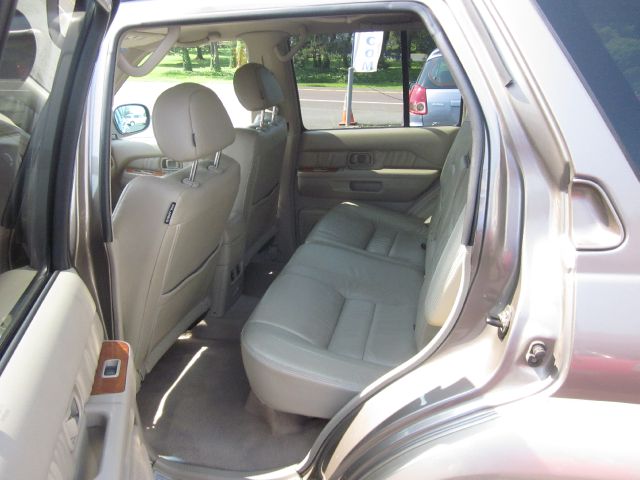 Infiniti QX4 2001 photo 32