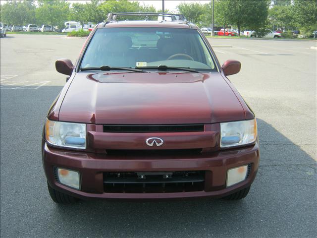 Infiniti QX4 2001 photo 3