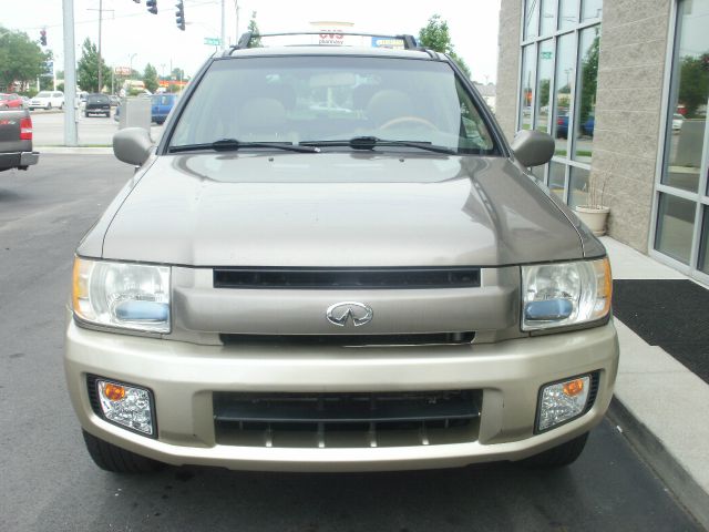 Infiniti QX4 2001 photo 4