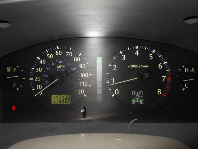 Infiniti QX4 2001 photo 19