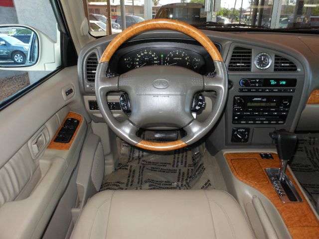 Infiniti QX4 2001 photo 20