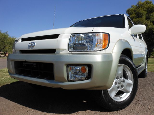 Infiniti QX4 2001 photo 25