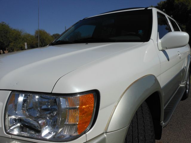 Infiniti QX4 2001 photo 40