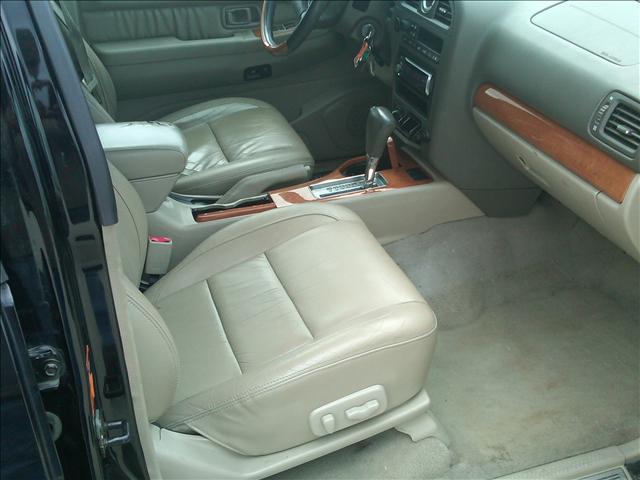 Infiniti QX4 2002 photo 3