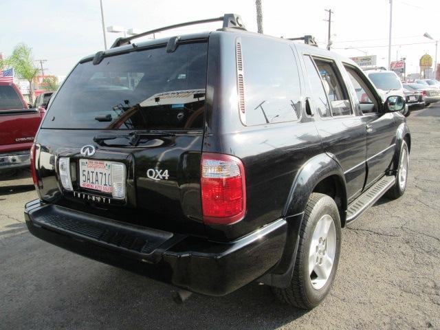 Infiniti QX4 2003 photo 3