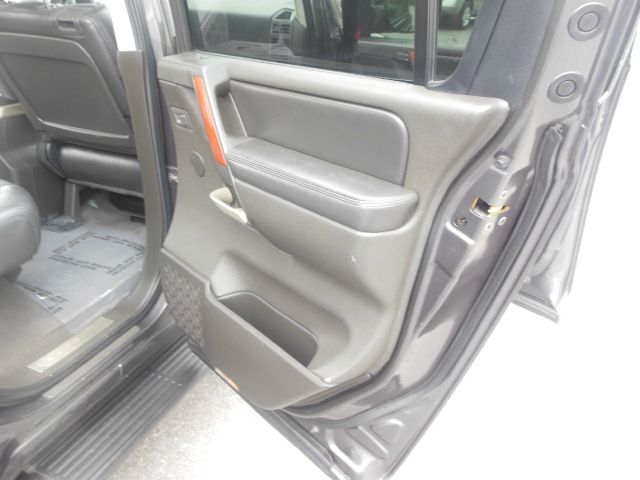 Infiniti QX56 2004 photo 10