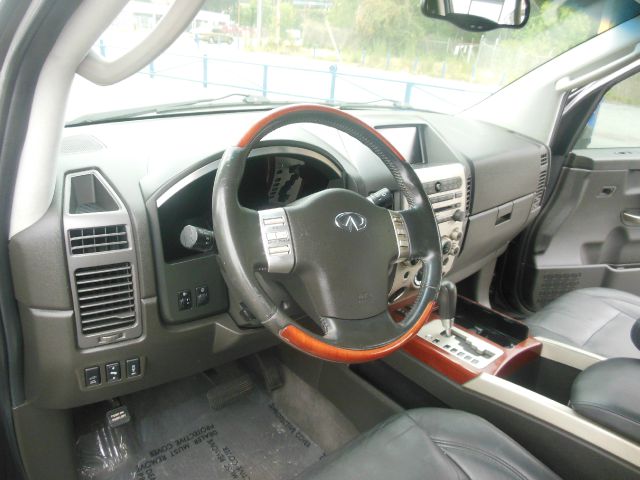 Infiniti QX56 2004 photo 17