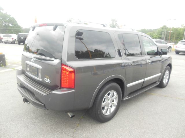 Infiniti QX56 2004 photo 2