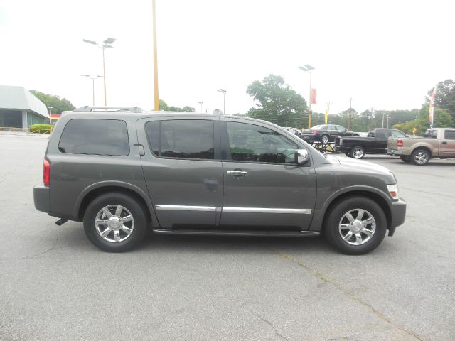 Infiniti QX56 2004 photo 20