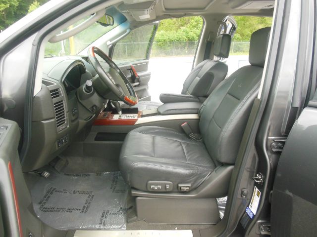 Infiniti QX56 2004 photo 25