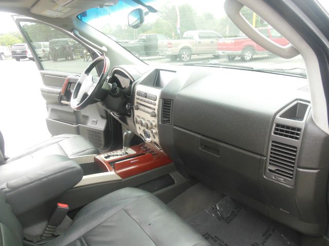 Infiniti QX56 2004 photo 4