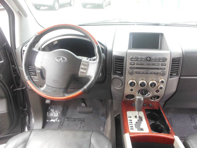 Infiniti QX56 2004 photo 8