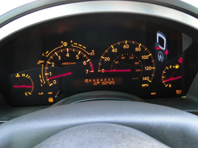 Infiniti QX56 2004 photo 12