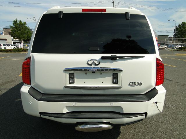 Infiniti QX56 2004 photo 24