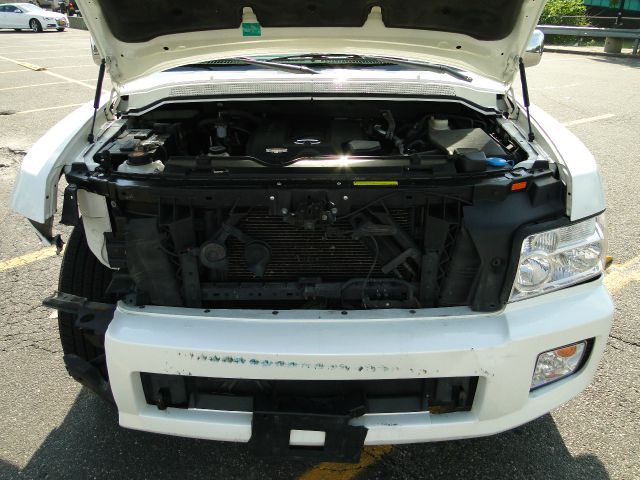 Infiniti QX56 2004 photo 26