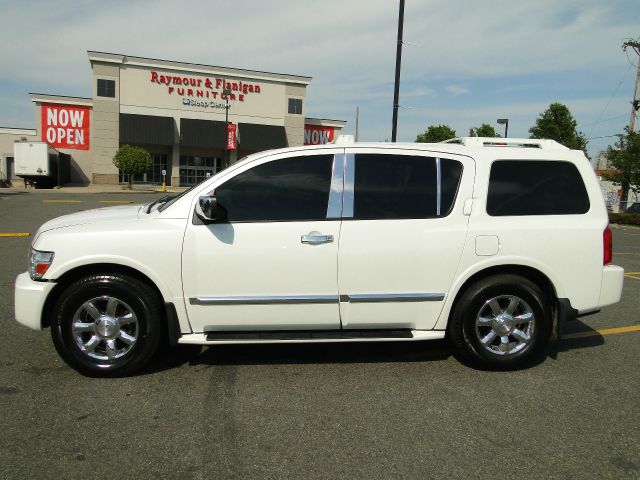 Infiniti QX56 2004 photo 29