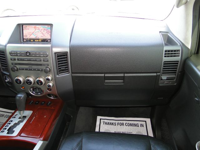 Infiniti QX56 2004 photo 52