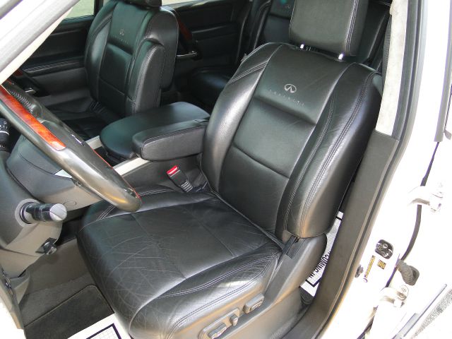 Infiniti QX56 2004 photo 55