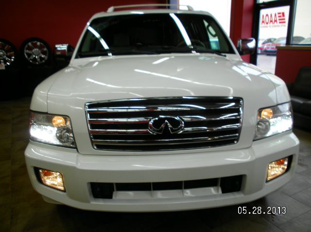 Infiniti QX56 2004 photo 13