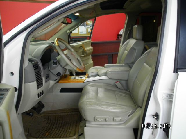 Infiniti QX56 2004 photo 14