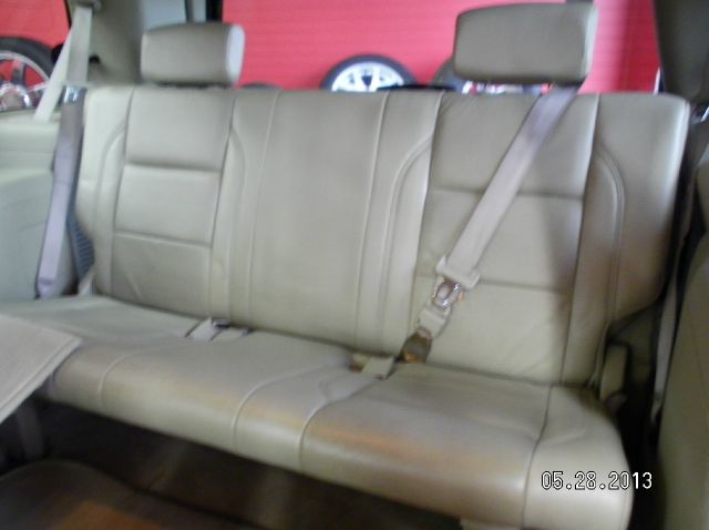 Infiniti QX56 2004 photo 2