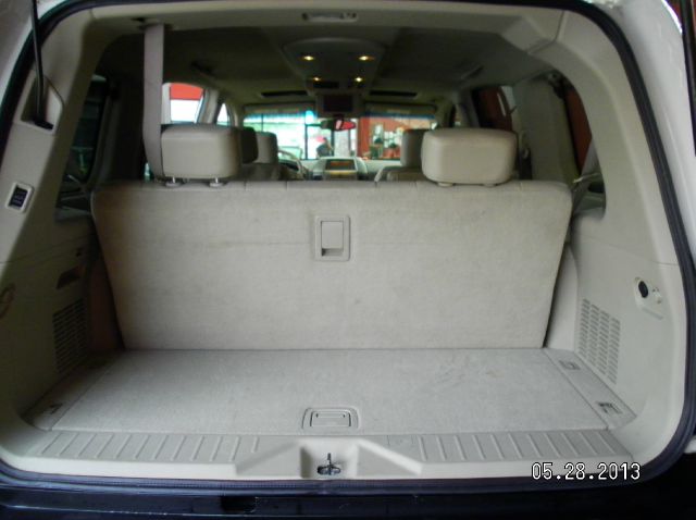 Infiniti QX56 2004 photo 4