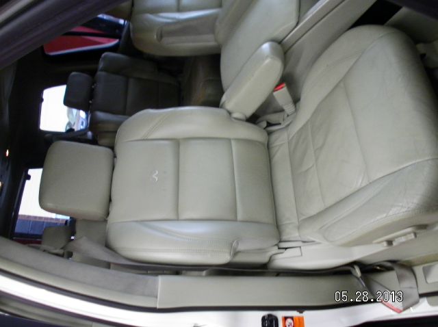 Infiniti QX56 2004 photo 8