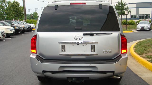 Infiniti QX56 2005 photo 1