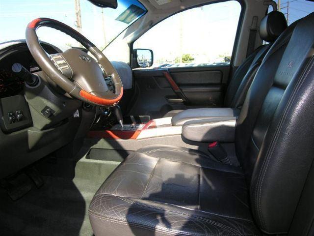 Infiniti QX56 2005 photo 2