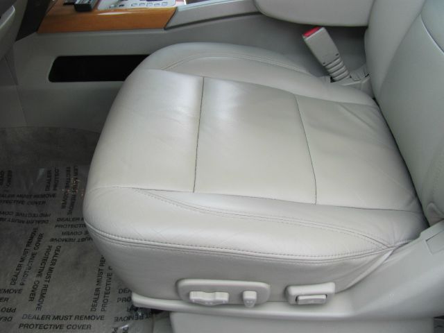 Infiniti QX56 2005 photo 25