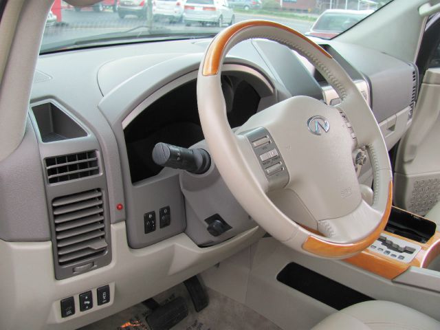 Infiniti QX56 2005 photo 27