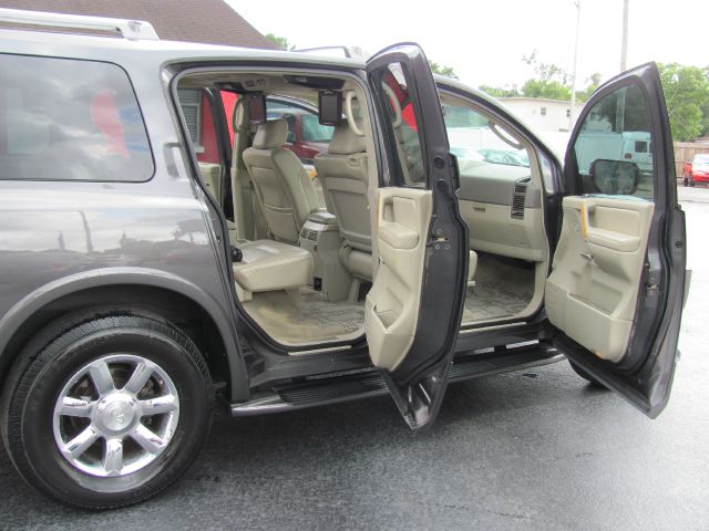 Infiniti QX56 2005 photo 31