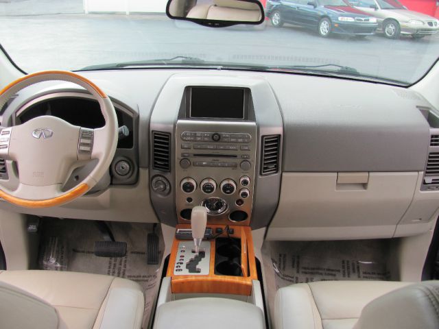 Infiniti QX56 2005 photo 49